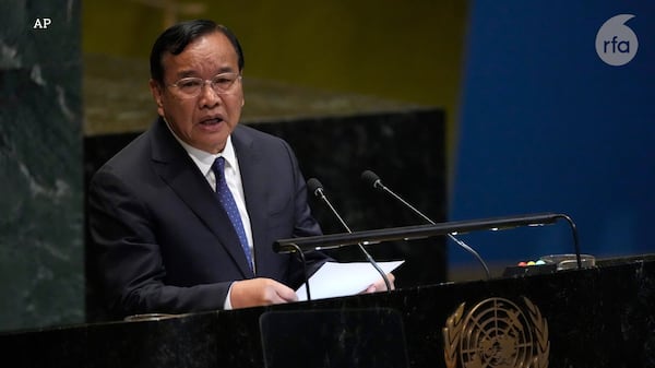 ទាហានថៃបាញ់កាំភ្លើងដៃនិងកាំភ្លើងត្បាល់លើកងទ័ពកម្ពុជានៅតំបន់អានសេះ