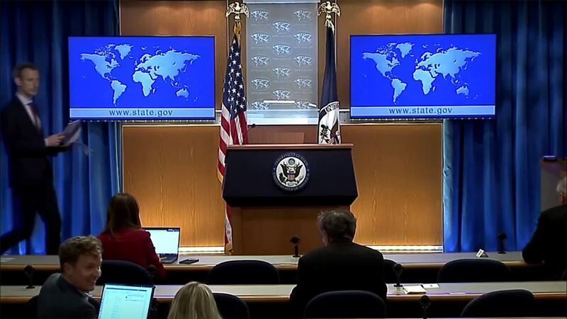 美国国务院宣布制裁俄罗斯、朝鲜以及中国的五个实体企业和一个人,因为这些实体违反《伊朗、朝鲜和叙利亚不扩散法案》,从事武器扩散活动。(路透社视频截图)