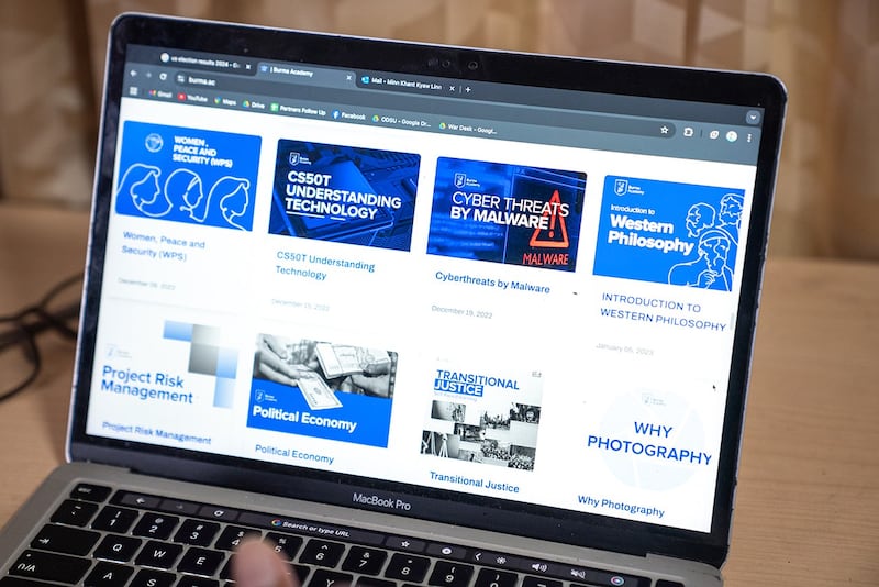 成立已超过两年的缅甸学院,线上课程已逾百种,课程范围从政治哲学、民防知识到生活技能各种课程都有,目前已有超过4.5万人注册成为缅甸学院的学生。(摄影/苏威铭)