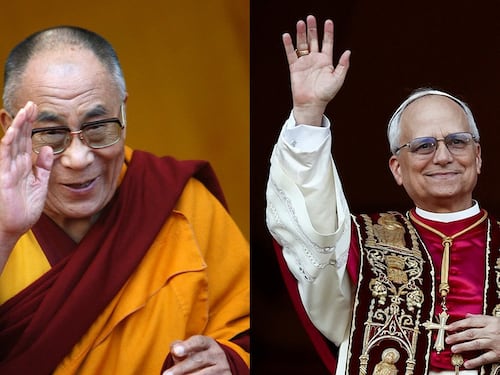 ༸གོང་ས་༸སྐྱབས་མགོན་ཆེན་པོ་མཆོག་གིས་ཡེ་ཤུའི་བླ་ཆེན་པོབ་ལེའུ་བཅུ་བཞི་པ་མཆོག་ལ་འཚམས་འདྲི་མཛད་འདུག