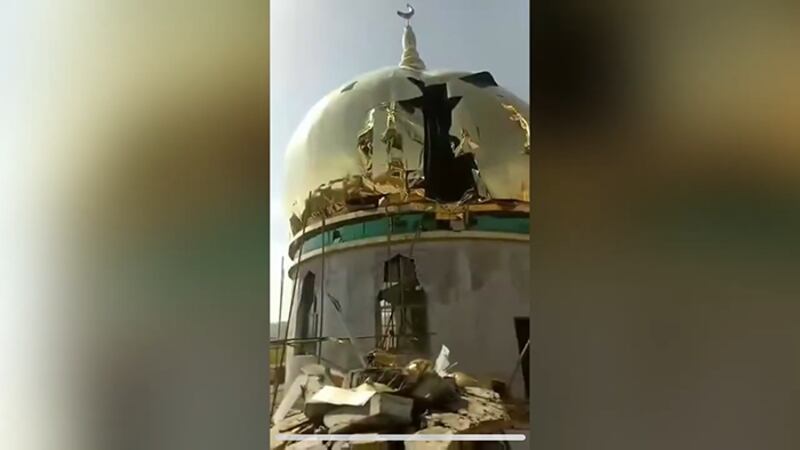 资料图片：甘肃临夏折桥镇尕庄清真寺遭到暴力强拆（视频截图）