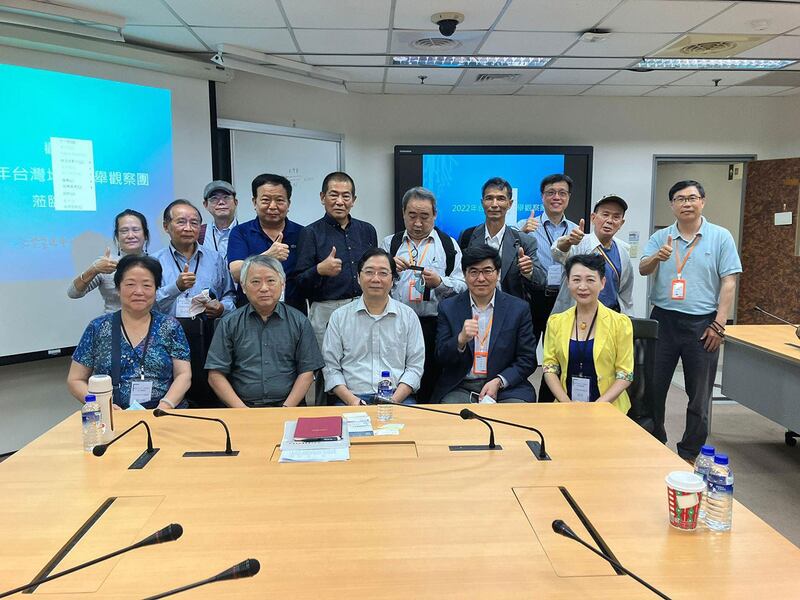 台湾九合一观选团拜会国立政治大学选举研究中心。（盛雪提供）