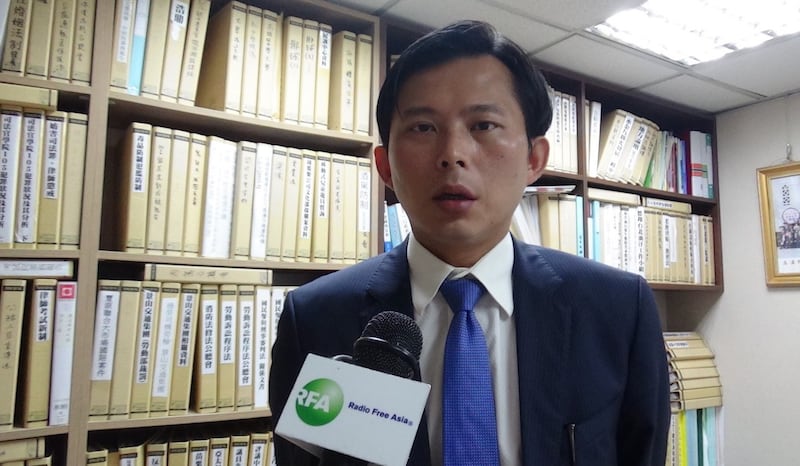 时代力量党立委黄国昌对香港白衣人无差别攻击市民表达痛心谴责。(记者夏小华摄)