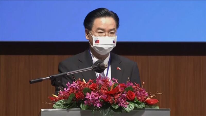 台湾外交部长吴钊燮提出疫情暴露过度依赖单一国家供应链风险。(图源:AP)