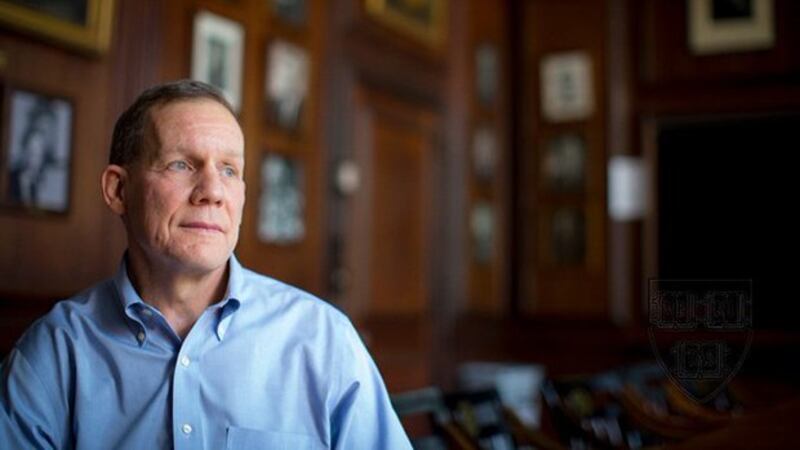 美国哈佛大学生化学及生物化学系主任利尔波(Charles Lieber)(哈佛大学官方推特 )