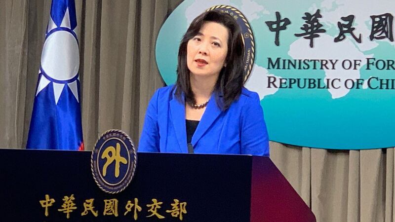 外交部发言人欧江安30日在例行记者会上对已故议长柯佳洛表达哀悼。(记者夏小华摄)