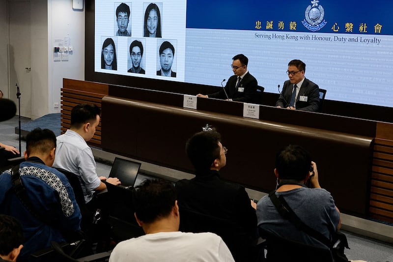 2023年12月14日，香港警务处国家安全处再以一百万元悬红通缉五名在海外的港人。（路透社）