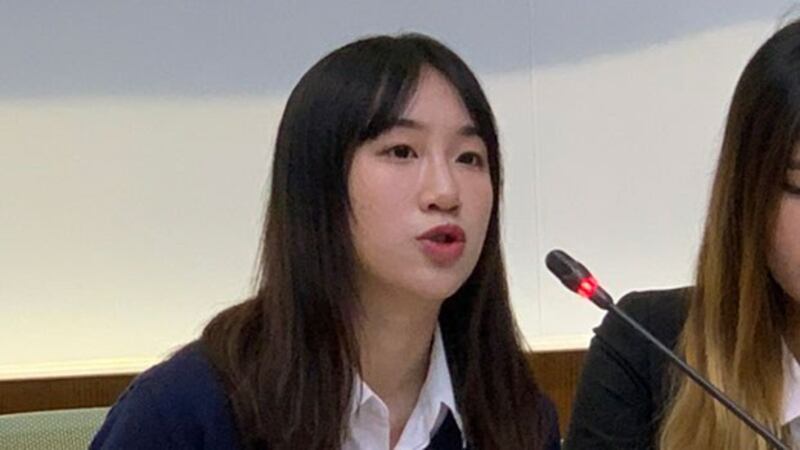 香港浸会大学副会长梁兆玉认为台湾交换生计划没有学籍，港生来台无法获得居留。(记者 黄春梅摄)