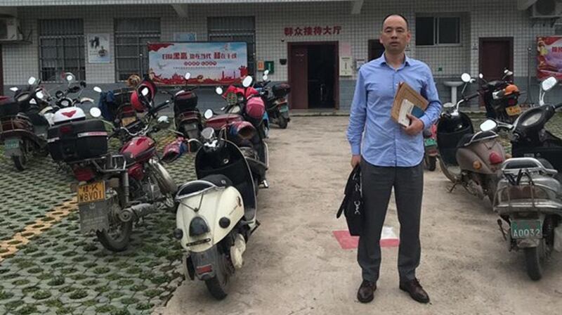 卢思位律师5月9日前往玉林市看守所,要求会见陈家鸿。(覃永沛律师提供)