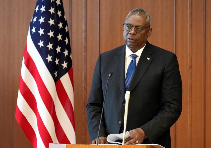 美国国防部长奥斯汀(Lloyd Austin)展开任内对印太地区的第7次访问。6月1日,奥斯汀在东京与日本防卫大臣滨田靖一会谈。(路透社视频截图)