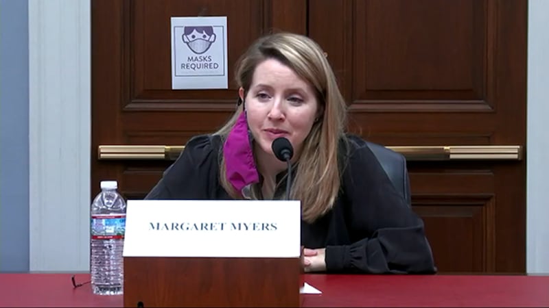 波士顿大学和美国非营利组织"美洲对话"的亚洲与拉美项目负责人玛格丽特·迈尔斯(Margaret Myers)在听证会上表示,尽管拉美地区近几个月来,对中国制疫苗的质量感到担忧,以及近年来中国对拉美地区的主权贷款有下降趋势,但后疫情时代可能成为中国与拉美地区关系的转折点。(视频截图)