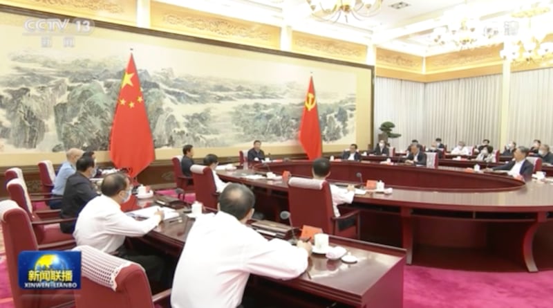 习近平在中央政治局第三十次集体学习时表示要“努力塑造可信 可爱 可敬的中国形象”。(CCTV截图)