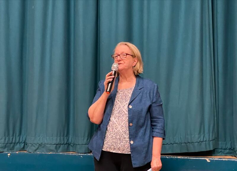 : 代表自由民主党出席论坛的萨顿议会领袖露丝·唐比(Ruth Dombey),发言开首就以香港纪录片《时代革命》打“温情牌”,以她观看《时代革命》的感受,连结在场港人。 (吕熙摄)