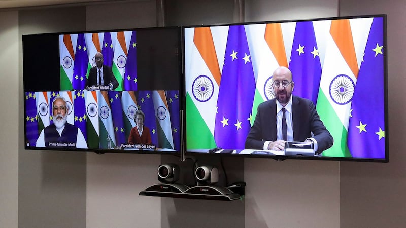 2020年7月15日,印度总理莫迪(Narendra Modi)与欧洲理事会主席米歇尔(Charles Michel)、欧洲联盟(EU)执行委员会主席范德莱恩(Ursula von der Leyen)主持的印度与欧盟视讯峰会。(路透社)