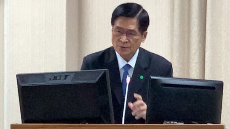 国防部长严德发22日在立法院答询美方对台军售。(记者夏小华摄)