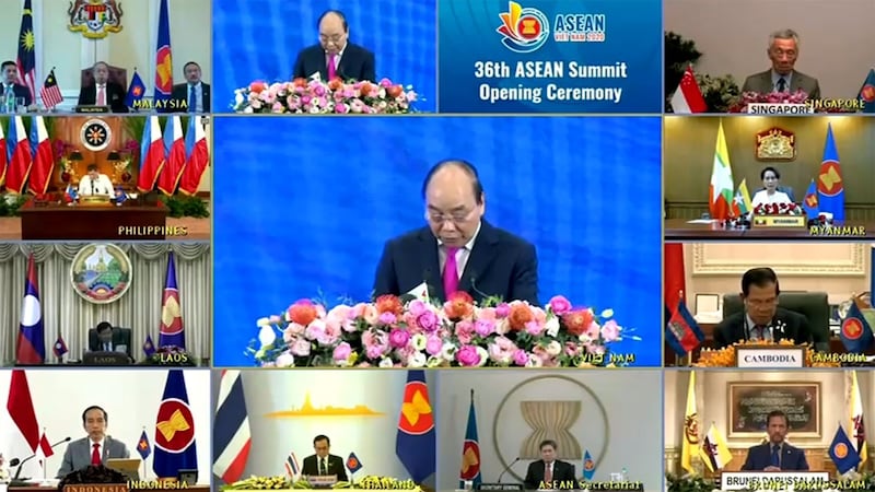 2020年6月26日,东盟10个成员国通过视频展开年度峰会,聚焦武汉肺炎疫情以及南中国海主权问题。(路透社)