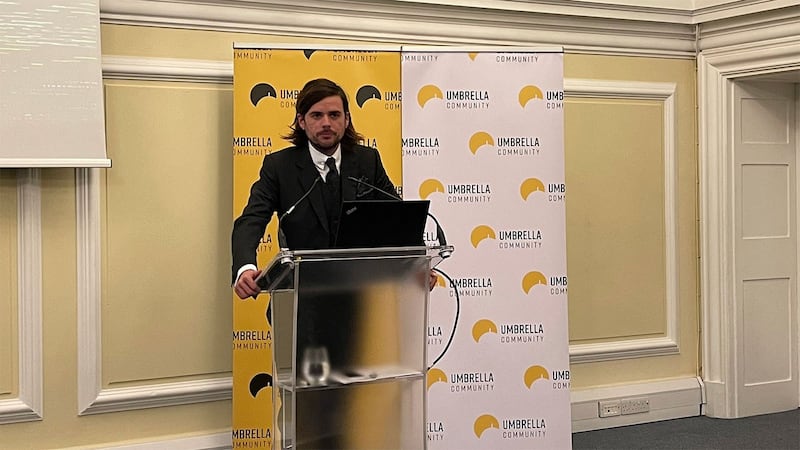 香港协会董事会成员，支持港人的英国音乐人温斯顿·马歇尔(Winston Marshall)发言。（呂熙攝）