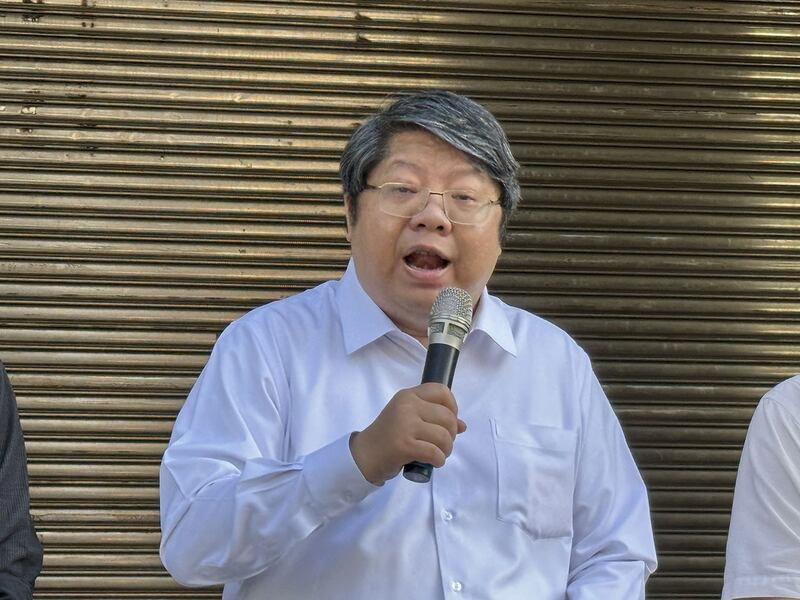 经济民主连合智库召集人赖中强表示,公民团体第二阶段将对蓝委提出监督。(记者 黄春梅摄)