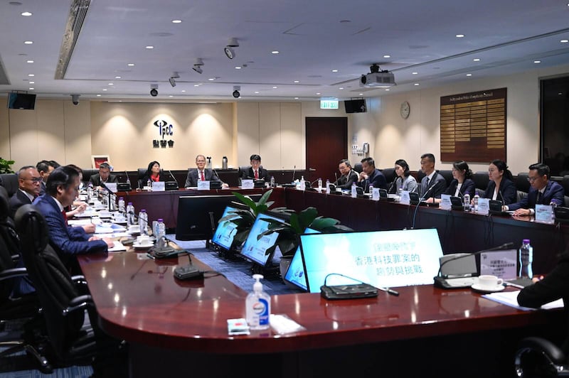 5月份監警會在例行會議中宣布，投訴警察個案比前年同期少5%。（吳志平攝）