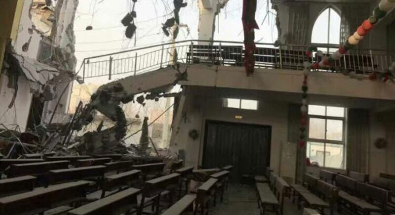 资料图片:河南郑州大里基督教堂被拆毁。(对华援助协会)