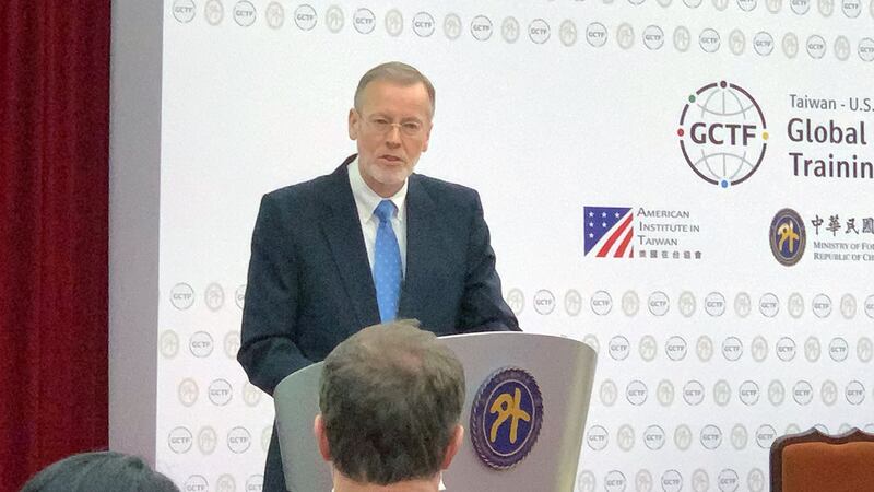 美国在台协会处长郦英杰致词。(记者夏小华摄)