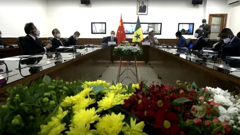 2021年11月28日,中非合作论坛在塞内加尔首都达喀尔开幕。(路透社视频截图)