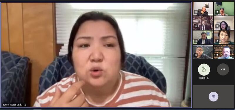 维吾尔人慕莱特达吾特在7月30日晚间台湾立法院首次举行维吾尔议题国际线上公听会，说出在新疆集中营的遭遇。（台湾立法院人权促进会直播截图）