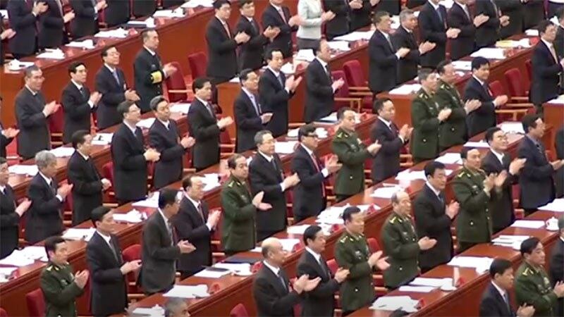 全会提出要坚持和完善中共对军队的绝对领导制度,还特别提出“人民军队最高领导权和指挥权属于党中央”。(视频截图/路透社)