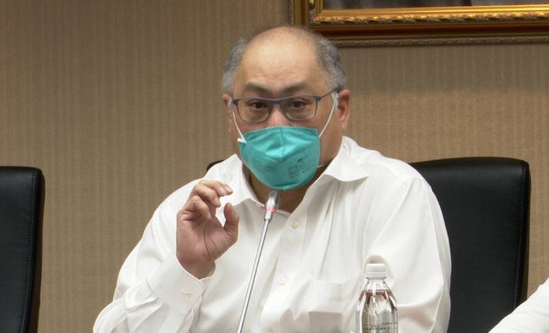 在中国被判”颠覆国家政权罪”的台湾NGO工作者李明哲,刑满五年获释返台后,首次与妻子李净瑜召开记者会。(记者李宗翰摄)